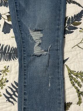 Judy Blue Medium Blue Distressed Skinny Jeans